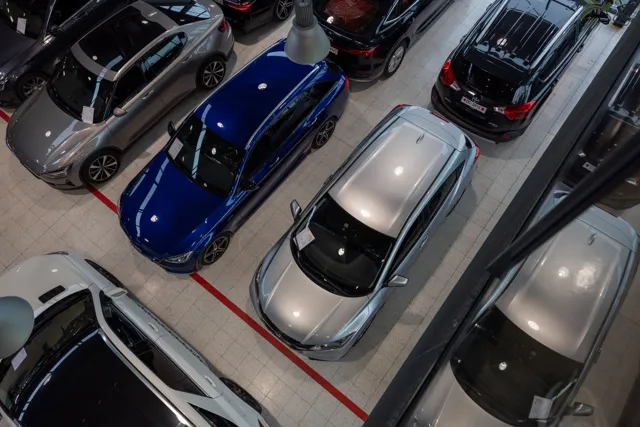 Rinta-Joupin Autoliike showroom
